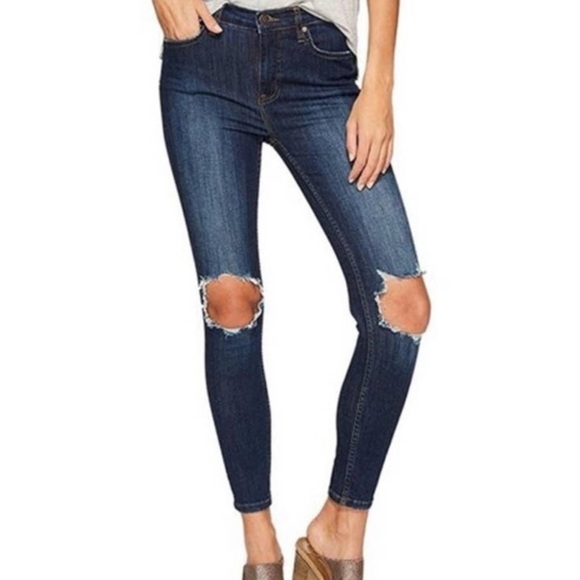 Free People Busted Knee Dark Wash Skinny Jeans - Picture 1 of 11